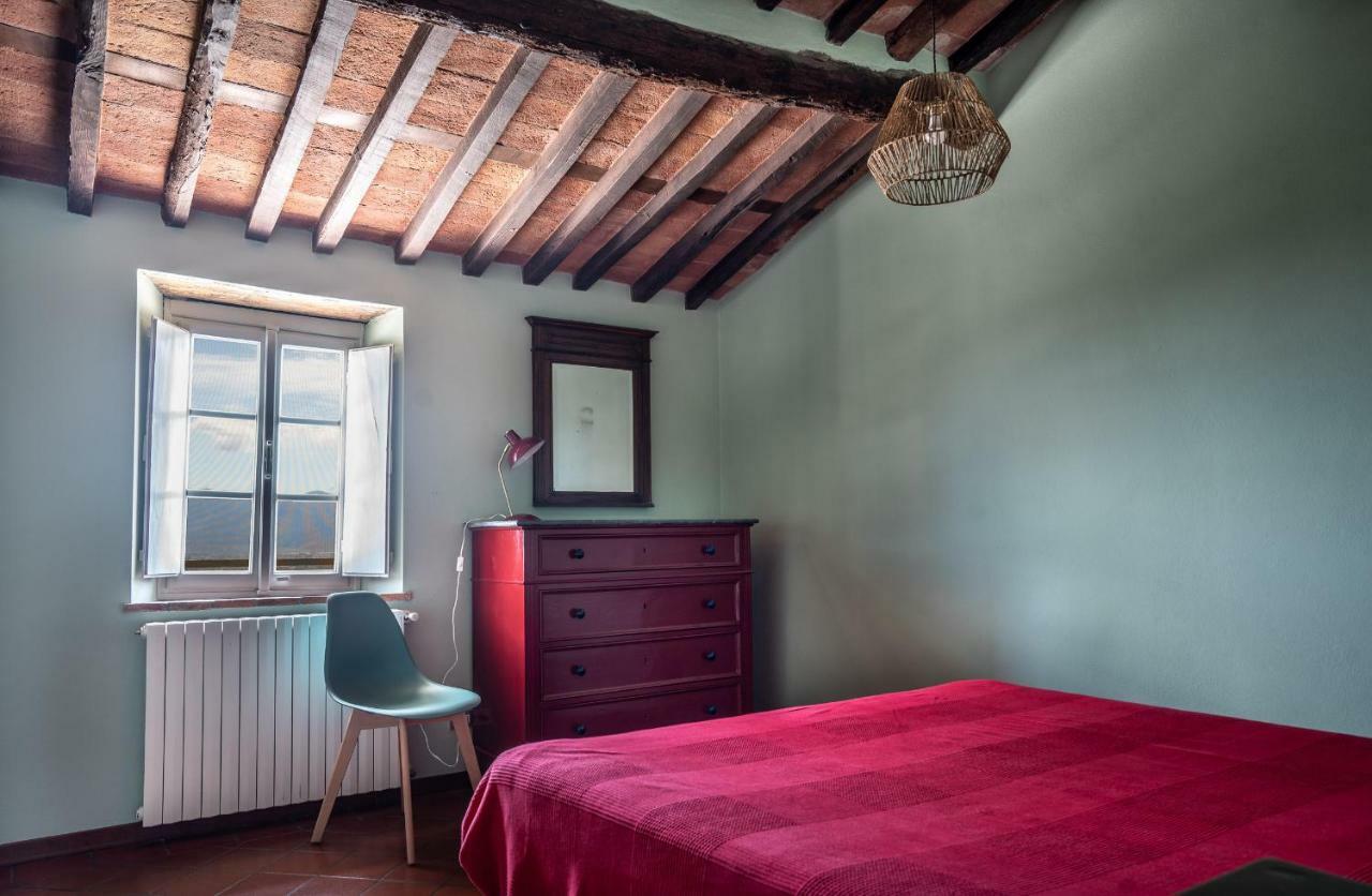 Accogliente alloggio con vista e piscina Lucca Esterno foto