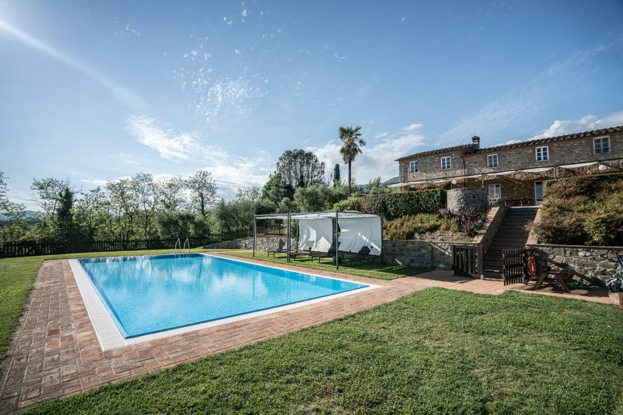 Accogliente alloggio con vista e piscina Lucca Esterno foto