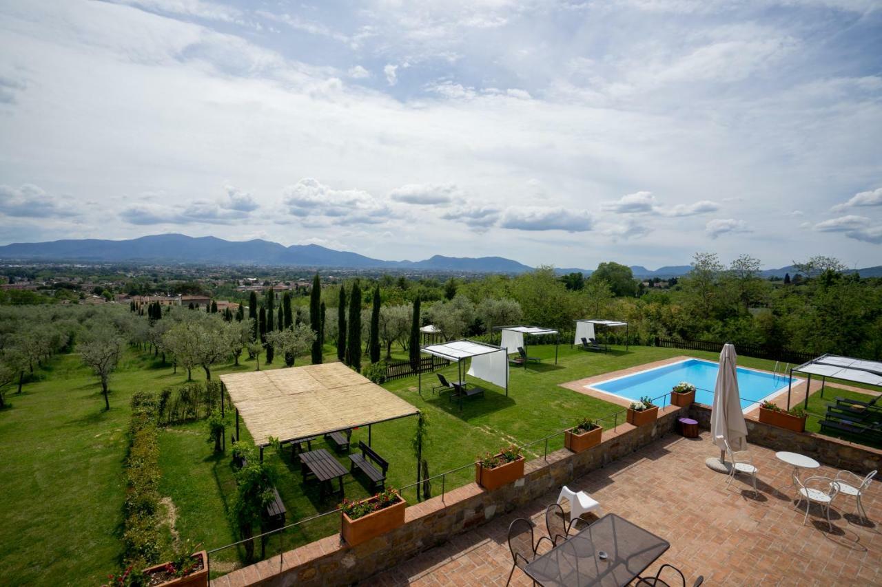 Accogliente alloggio con vista e piscina Lucca Esterno foto